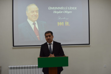 Biləsuvarda Ümummilli Lider Heydər Əliyevin anadan olmasının 101-ci ildönümünə həsr olunmuş tədbir keçirildi.