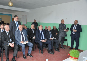 Biləsuvar Rayon İcra Hakimiyyətinin başçısı Faiq Qürbətov 18 mart 2026-cı il tarixdə rayonun Səmədabad kənd sakinləri ilə səyyar qəbul keçirdi.