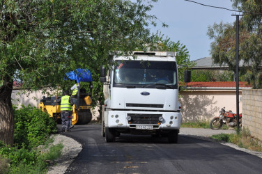 Əliabad-Xırmandalı-Bəydili kəndlərini birləşdirən yola asfalt-beton örtük döşənir.