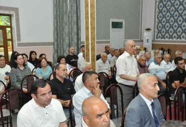 Biləsuvar Rayon İcra Hakimiyyətinin başçısı Faiq Qürbətov 23 iyun 2026-cı il tarixdə səyyar qəbulu Bağbanlar kənd sakinləri ilə keçirdi.