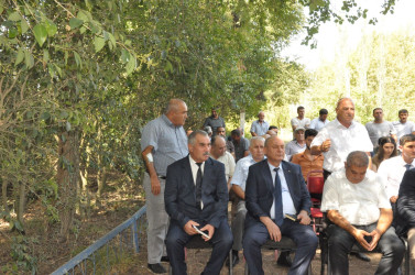 Biləsuvar Rayon İcra Hakimiyyətinin başçısı Faiq Qürbətov avqust ayının 21-də Təzəkənd kəndində sakinləri ilə səyyar qəbul keçirib.