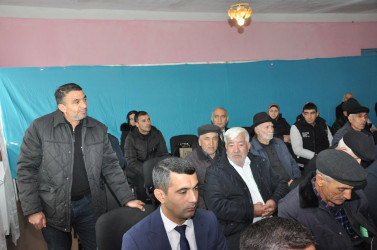 Biləsuvar Rayon İcra Hakimiyyətinin başçısı Faiq Qürbətov 17 dekabr 2025-ci il tarixdə rayonun Dərvişli kənd sakinləri ilə səyyar qəbul keçirdi.