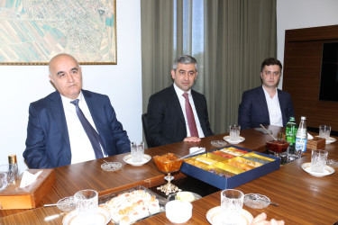 Biləsuvar rayon İcra Hakimiyyətinin başçısı Faiq Qürbətov Azərbaycan Dillər Universitetinin rektoru, akademik Kamal Abdulla ilə görüşüb.