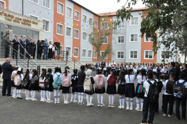 Biləsuvar rayonunun Nəsimi kəndində müasir tələblərə cavab verən 624  yerlik yeni məktəb binasi istifadəyə verilib.