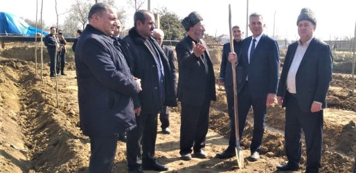 Biləsuvar rayonunun Əsgərabad kəndində Ulu Öndərin 100 illik yubileyi ilə əlaqədar “Heydər Əliyev adına park” salınıb.