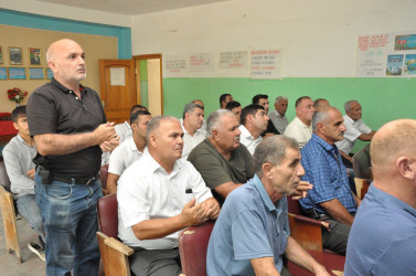 Biləsuvar Rayon İcra Hakimiyyətinin başçısı Faiq Qürbətov 3 sentyabr 2025-ci il tarixdə rayonun Səmədabad kənd sakinləri ilə səyyar qəbul keçirdi.
