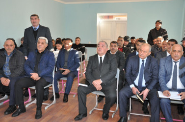 Biləsuvar Rayon İcra Hakimiyyətinin başçısı Faiq Qürbətov 7 yanvar 2026-cı il tarixdə rayonun Əliabad kənd sakinləri ilə səyyar qəbul keçirdi.