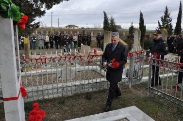 Biləsuvarda 20 Yanvar şəhidlərinin xatirəsi yad olunub.