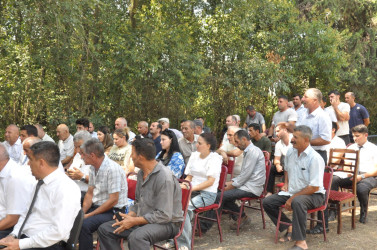 Biləsuvar Rayon İcra Hakimiyyətinin başçısı Faiq Qürbətov avqust ayının 21-də Təzəkənd kəndində sakinləri ilə səyyar qəbul keçirib.