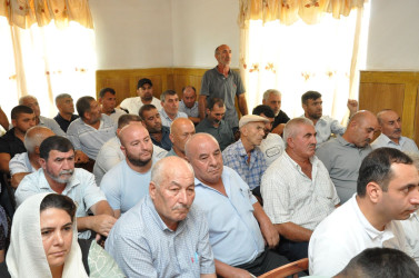 Biləsuvar Rayon İcra Hakimiyyətinin  başçısı Faiq Qürbətov avqust ayının 6-də Çinarlı kəndində Çinarlı və Aranlı kənd sakinləri ilə səyyar qəbul keçirib.