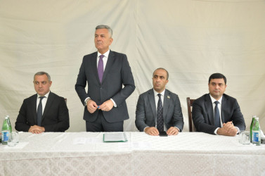 Biləsuvar Rayon İcra Hakimiyyətinin başçısı Faiq Qürbətov 3 sentyabr 2025-ci il tarixdə rayonun Səmədabad kənd sakinləri ilə səyyar qəbul keçirdi.
