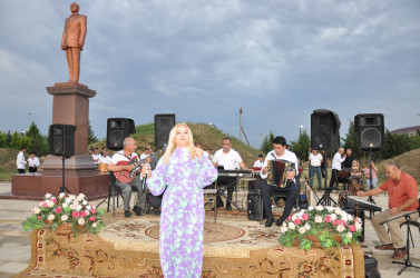 Səmədabad kəndində 15 iyun Milli Qurtuluş Gününə həsr olunmuş konsert proqramı təşkil edildi.