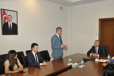 İcra başçısı Biləsuvar Təhsil Kompleksinin bir qrup müəllim və şagird heyəti ilə görüşüb.
