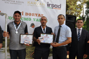 Biləsuvarda 3-cü “İti dəryaz” otbiçmə yarışı keçirilib.