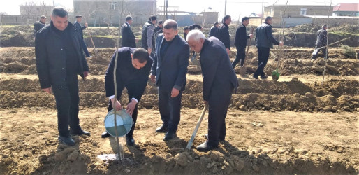 Biləsuvar rayonunun Əsgərabad kəndində Ulu Öndərin 100 illik yubileyi ilə əlaqədar “Heydər Əliyev adına park” salınıb.