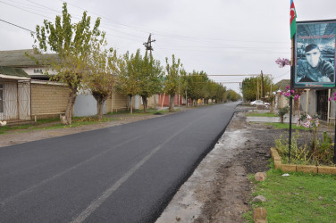 Biləsuvar şəhərinin  küçələrinə asfalt-beton örtüyünün döşənməsi işlərinə başlanılıb.