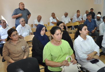 Biləsuvar Rayon İcra Hakimiyyətinin başçısı Faiq Qürbətov 22 iyul tarixindənövbəti səyyar qəbulu Zəhmətabad kənd sakinləri ilə keçirdi.