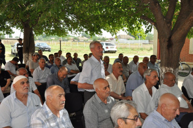 Biləsuvar Rayon İcra Hakimiyyətinin başçısı Faiq Qürbətov iyul ayının 10-da Xırmandalı kəndində səyyar qəbul keçirdi.