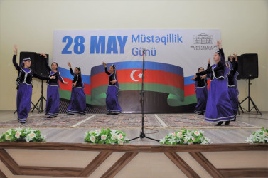 Biləsuvarda 28 May – Müstəqillik Günü münasibətilə konsert proqramı təqdim olunub.