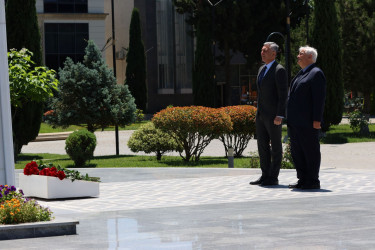Biləsuvar rayon İcra Hakimiyyətinin başçısı Faiq Qürbətov Azərbaycan Dillər Universitetinin rektoru, akademik Kamal Abdulla ilə görüşüb.