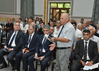 Biləsuvar Rayon İcra Hakimiyyətinin başçısı Faiq Qürbətov 23 iyun 2026-cı il tarixdə səyyar qəbulu Bağbanlar kənd sakinləri ilə keçirdi.