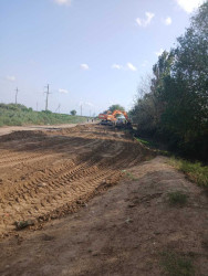 Biləsuvar Rayon İcra Hakimiyyətinin başçısı Faiq Qürbətovun kəndlərdə keçirdiyi səyyar qəbullar zamanı vətəndaşlar tərəfindən qaldırılan məsələlərin icrası davam etdirilir.