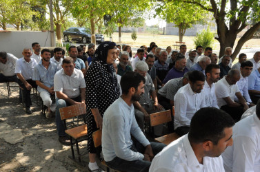 Biləsuvar Rayon İcra Hakimiyyətinin başçısı Faiq Qürbətov avqust ayının 19-da Ovçubərə kəndində  sakinləri ilə səyyar qəbul keçirib.