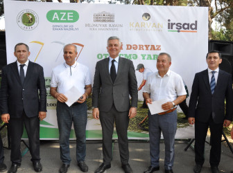 Biləsuvarda 3-cü “İti dəryaz” otbiçmə yarışı keçirilib.