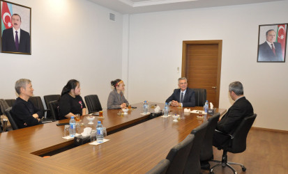 Biləsuvar Rayon İcra Hakimiyyətinin başçısı Faiq Qürbətov  Konfutsi Mərkəzinin rəhbəri Li Jihuanı qəbul edib.