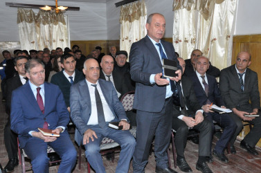 Biləsuvar Rayon İcra Hakimiyyətinin başçısı Faiq Qürbətov 14 yanvar 2026-cı il tarixdə rayonun Çinarlı və Aranlı kənd sakinləri ilə səyyar qəbul keçirdi.