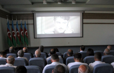 "İstintaq davam edir" bədii filmi nümayiş olunub.