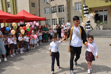 Rayonun ümumtəhsil məktəblərində “Son zəng” tədbirləri keçirilib