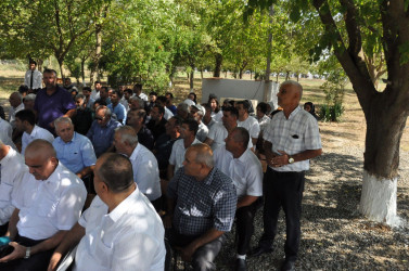 Biləsuvar Rayon İcra Hakimiyyətinin başçısı Faiq Qürbətov avqust ayının 19-da Ovçubərə kəndində  sakinləri ilə səyyar qəbul keçirib.