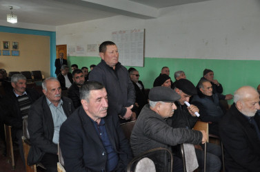 Biləsuvar Rayon İcra Hakimiyyətinin başçısı Faiq Qürbətov 18 mart 2026-cı il tarixdə rayonun Səmədabad kənd sakinləri ilə səyyar qəbul keçirdi.