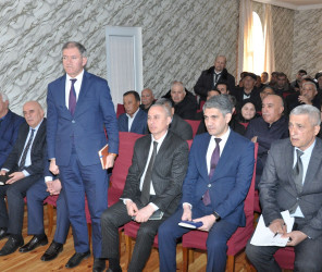 Biləsuvar Rayon İcra Hakimiyyətinin başçısı Faiq Qürbətov 4 mart 2026-cı il tarixdə rayonun Günəşli kənd sakinləri ilə səyyar qəbul keçirdi.