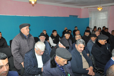 Biləsuvar Rayon İcra Hakimiyyətinin başçısı Faiq Qürbətov 17 dekabr 2025-ci il tarixdə rayonun Dərvişli kənd sakinləri ilə səyyar qəbul keçirdi.