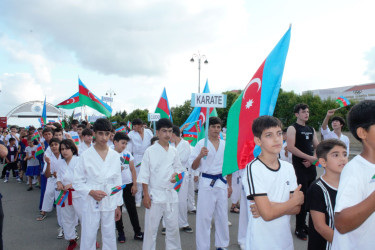 Biləsuvarlı gənclərin və idmançıların yürüşü keçirilib.