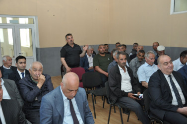 Biləsuvar Rayon İcra Hakimiyyətinin başçısı Faiq Qürbətov 14 may 2026-cı il tarixdə rayonun Ağayrı kənd sakinləri ilə səyyar qəbul keçirdi.