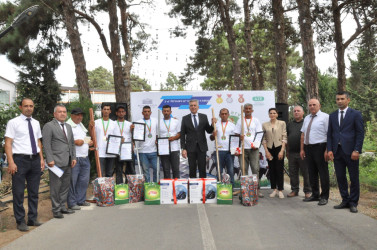 Biləsuvarda 2-ci “İti dəryaz” otbiçmə yarışı keçirilib.