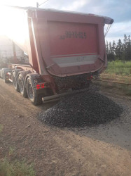 Biləsuvar Rayon İcra Hakimiyyətinin başçısı Faiq Qürbətovun kəndlərdə keçirdiyi səyyar qəbullar zamanı vətəndaşlar tərəfindən qaldırılan məsələlərin icrası davam etdirilir.