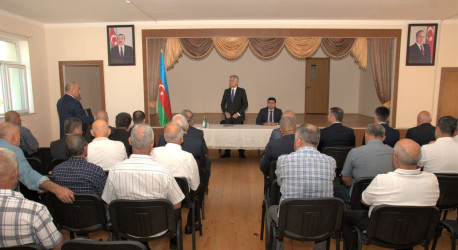 Biləsuvar Rayon İcra Hakimiyyətinin başçısı Faiq Qürbətov 1 iyul 2026-cı il tarixdə səyyar qəbulu Ağalıkənd kənd sakinləri ilə keçirdi.