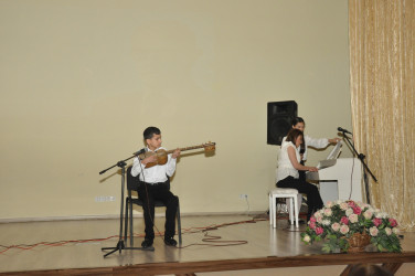 Biləsuvar rayonunda Üzeyir Hacıbəylinin anadan olmasının 140-cı ildönümünə həsr edilən "Üzeyir dühası" adlı konserti keçirilib.