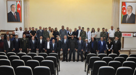 Biləsuvarda “Haqqın 44 günü” adlı teatr tamaşası nümayiş olunub.