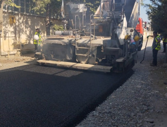Biləsuvar şəhərində 5 kilometrdən çox yol asfaltlaşdırılıb.