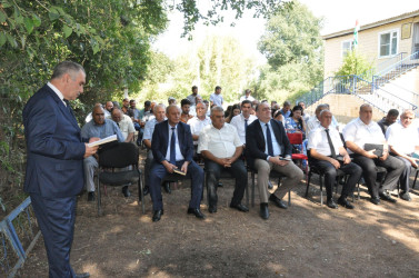 Biləsuvar Rayon İcra Hakimiyyətinin başçısı Faiq Qürbətov avqust ayının 21-də Təzəkənd kəndində sakinləri ilə səyyar qəbul keçirib.